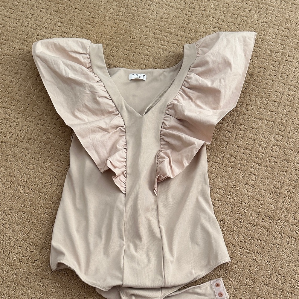 TCEC Cream Ruffle Sleeve Bodysuit